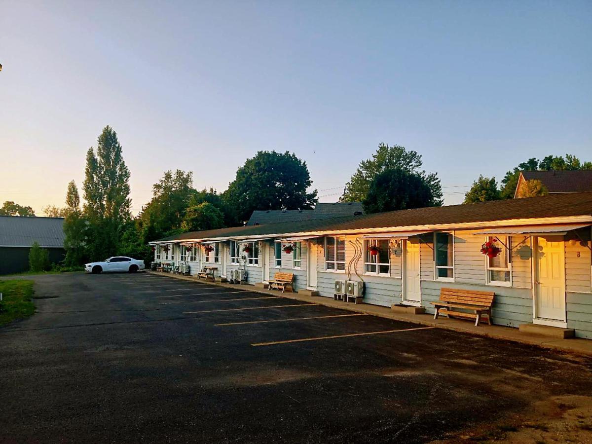 Stop 21 Motel Southampton Exterior foto
